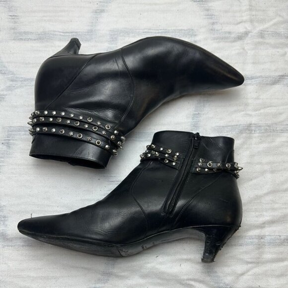 Saint Laurent Black Leather Ankle Boots with Studded Detail sz 39 - Picture 1 of 9